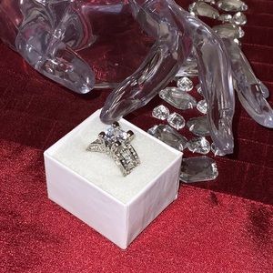 Beautiful engagement style stone cocktail ring